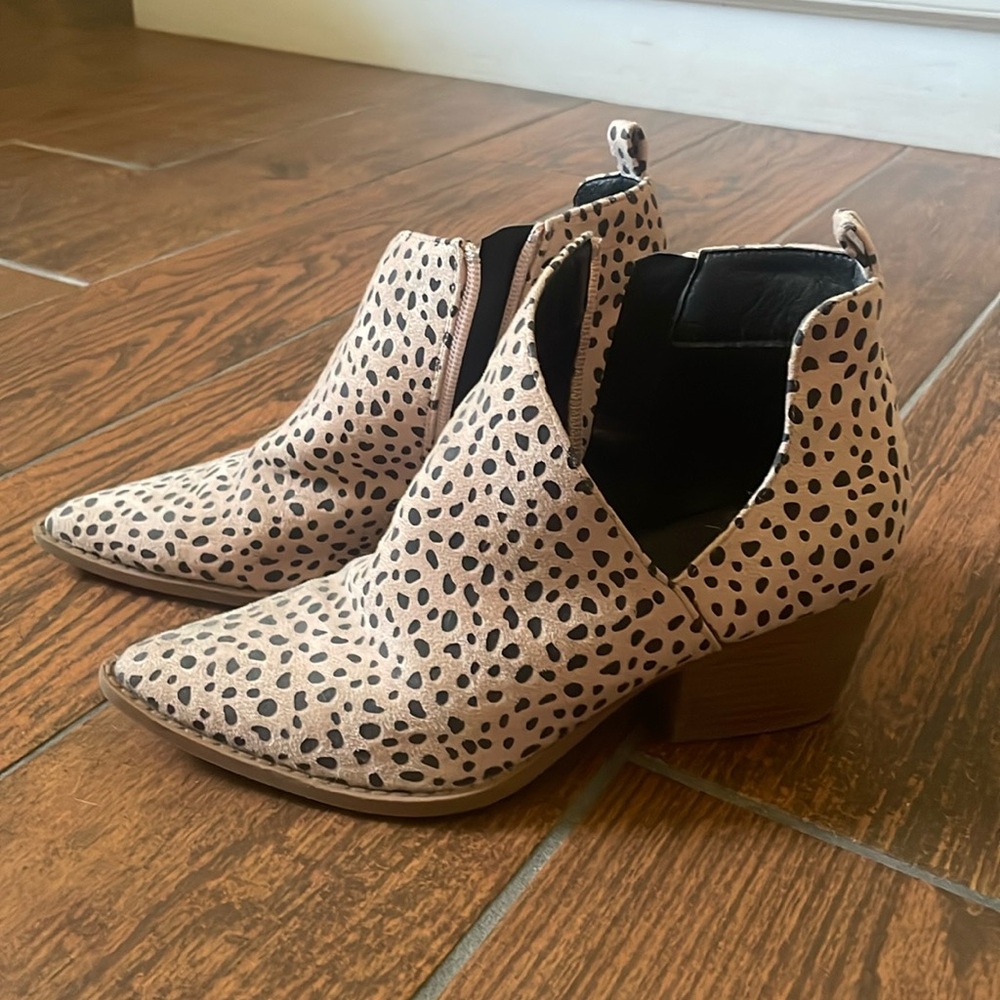 Leopard print notes with cute side cutout